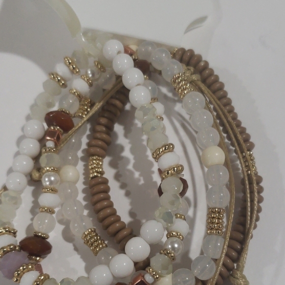 Elegant Set of 5 Gold tone Colorful Beaded Bracelets - Women's Fashion Jewelry - Picture 6 of 9